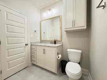 2 ROOMS AVAILABLE FOR RENT!!