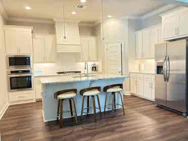 2 ROOMS AVAILABLE FOR RENT!!