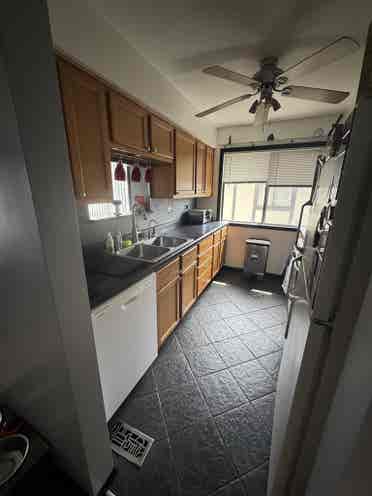 Looking for Roommate