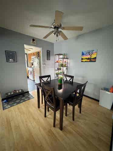 Looking for Roommate