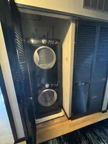 Looking for Roommate