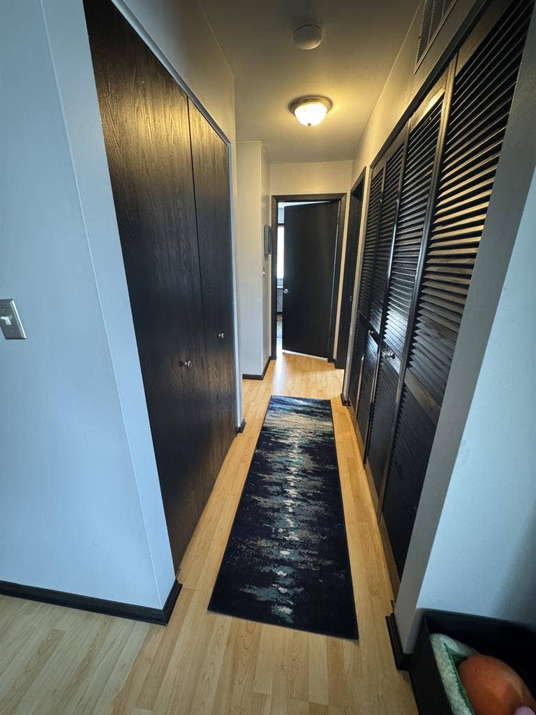 Looking for Roommate