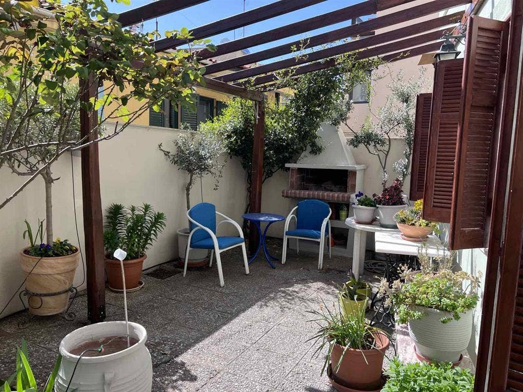 Cozy apartment with garden