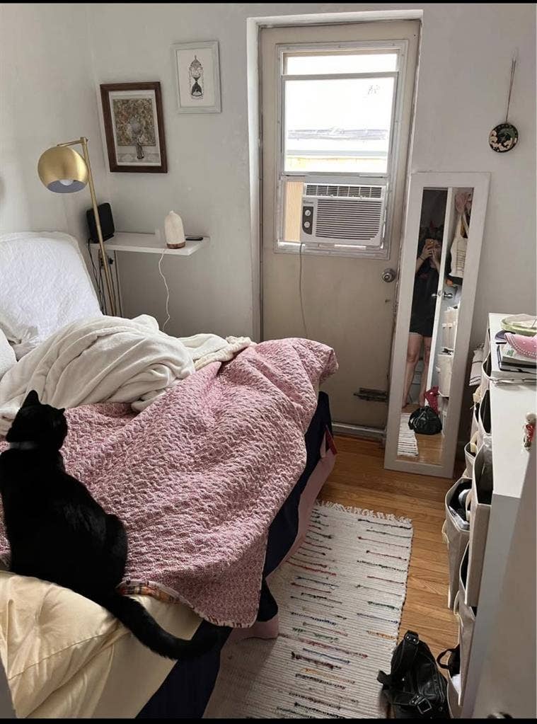 In need of a roommate URGENTLY!!!