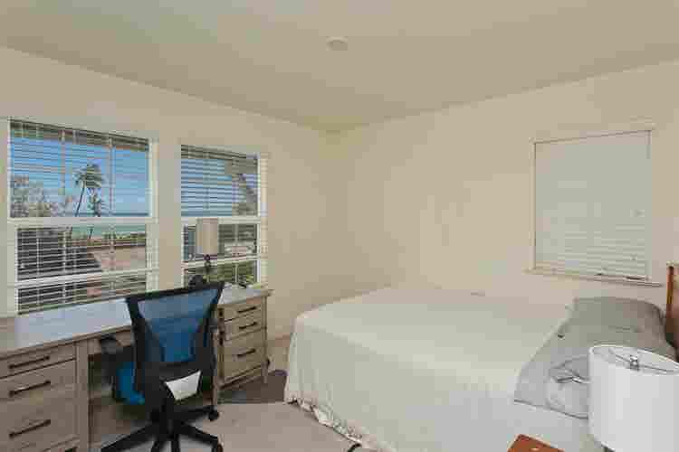 Furnished room for Female
