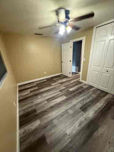 1 room and bathroom for rent