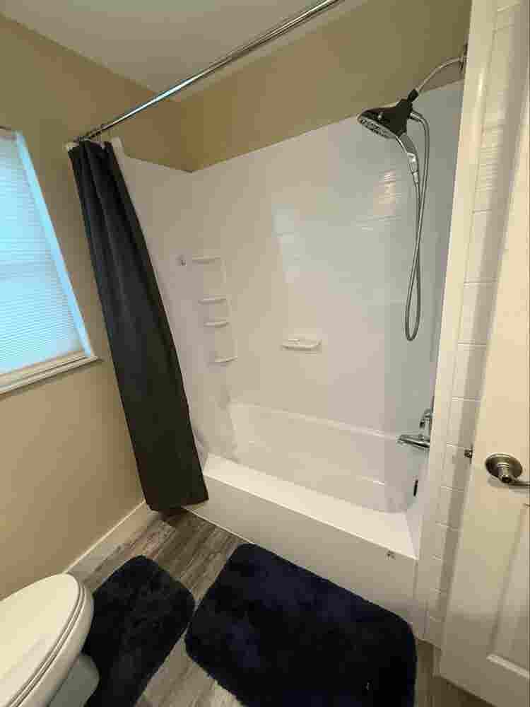 1 room and bathroom for rent