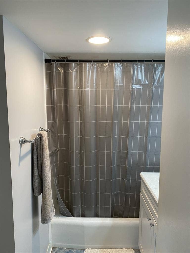 Arlington Condo Room