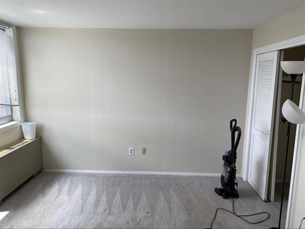 Arlington Condo Room