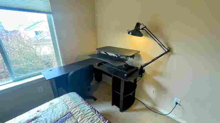 Furnished Room in Issaquah for