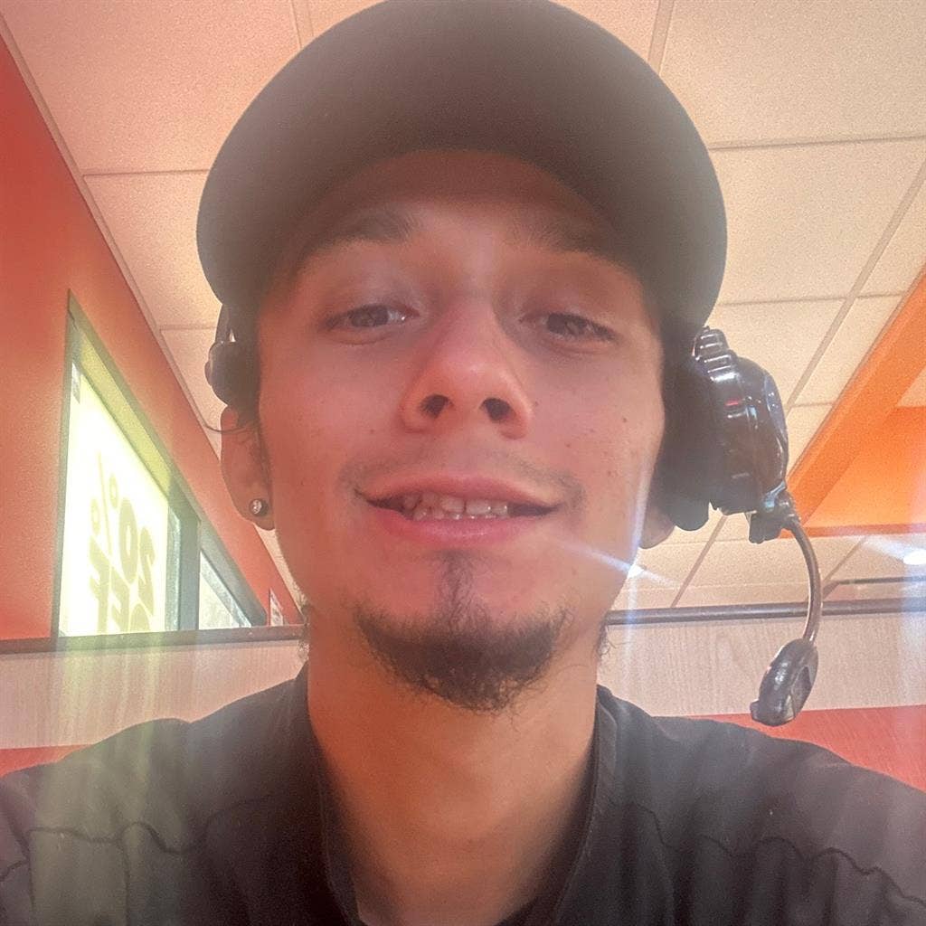 Looking for chill room mates