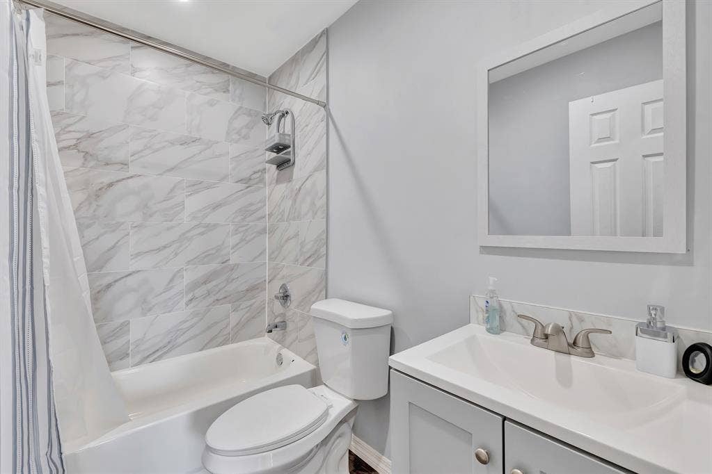 Room for rent/ utilities & WIFI 