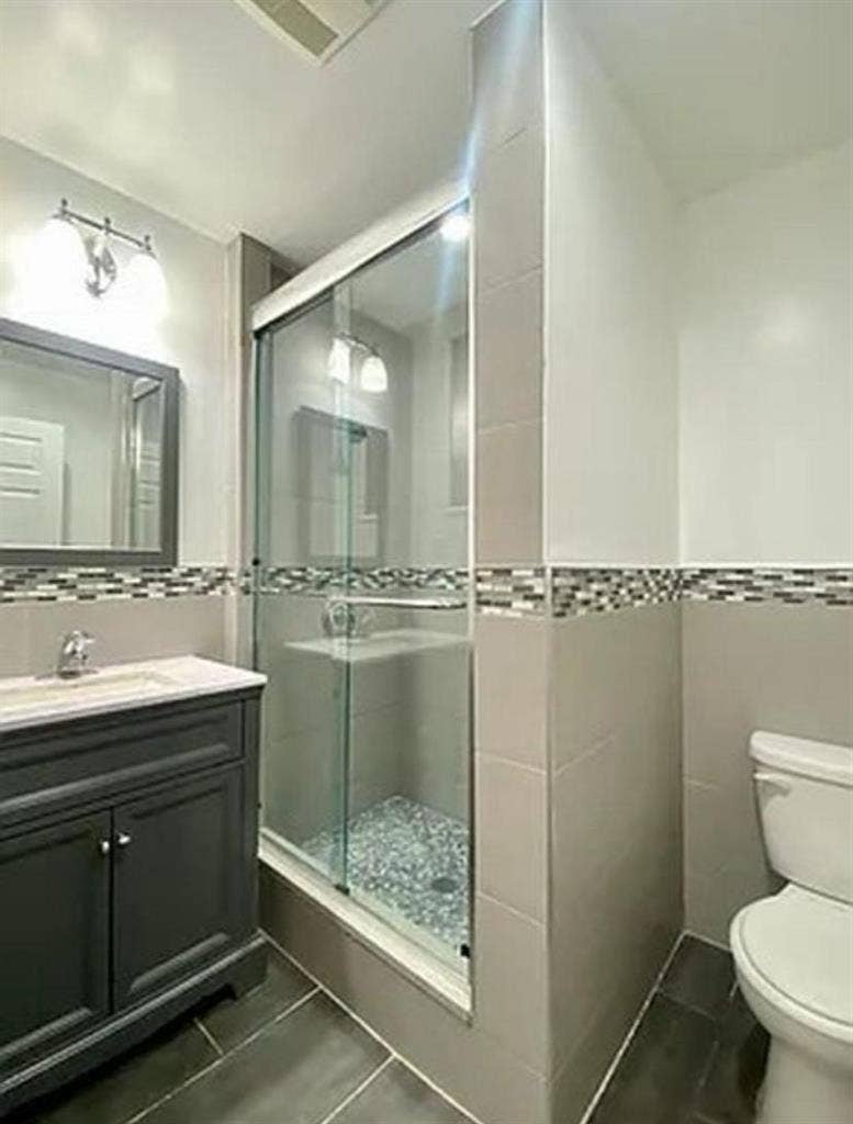 NEWYORK, 1 BHK APARTMENT!