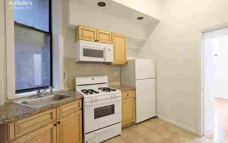 Midtown manhattan roommate