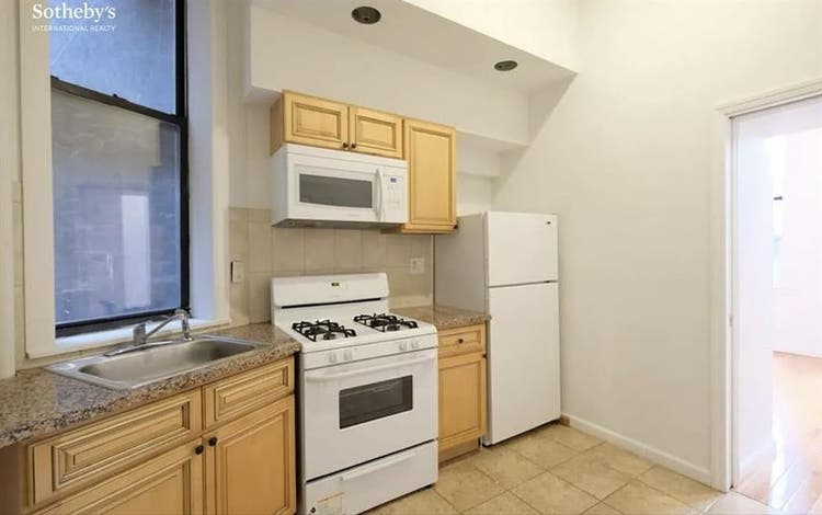 Midtown manhattan roommate