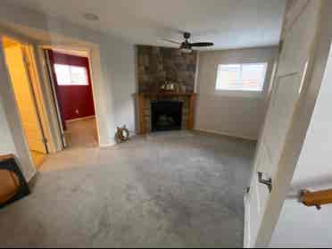 1bedroom, bath and cozy Area 4 Rent