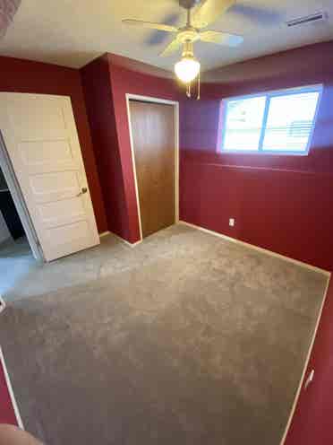 1bedroom, bath and cozy Area 4 Rent