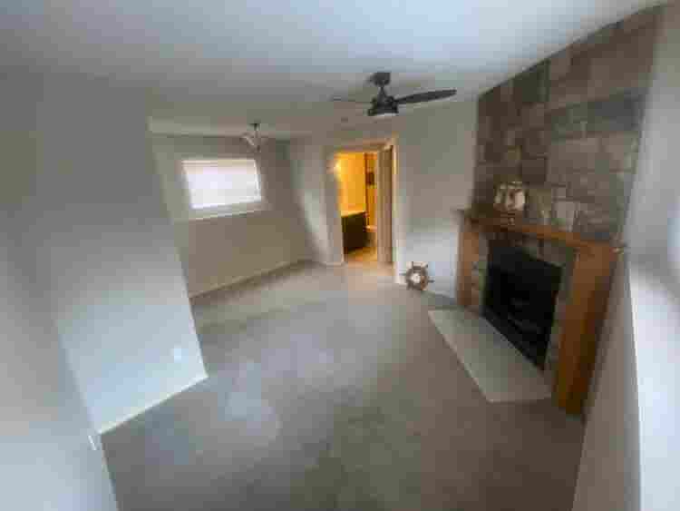 1bedroom, bath and cozy Area 4 Rent