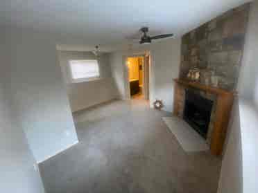 1bedroom, bath and cozy Area 4 Rent