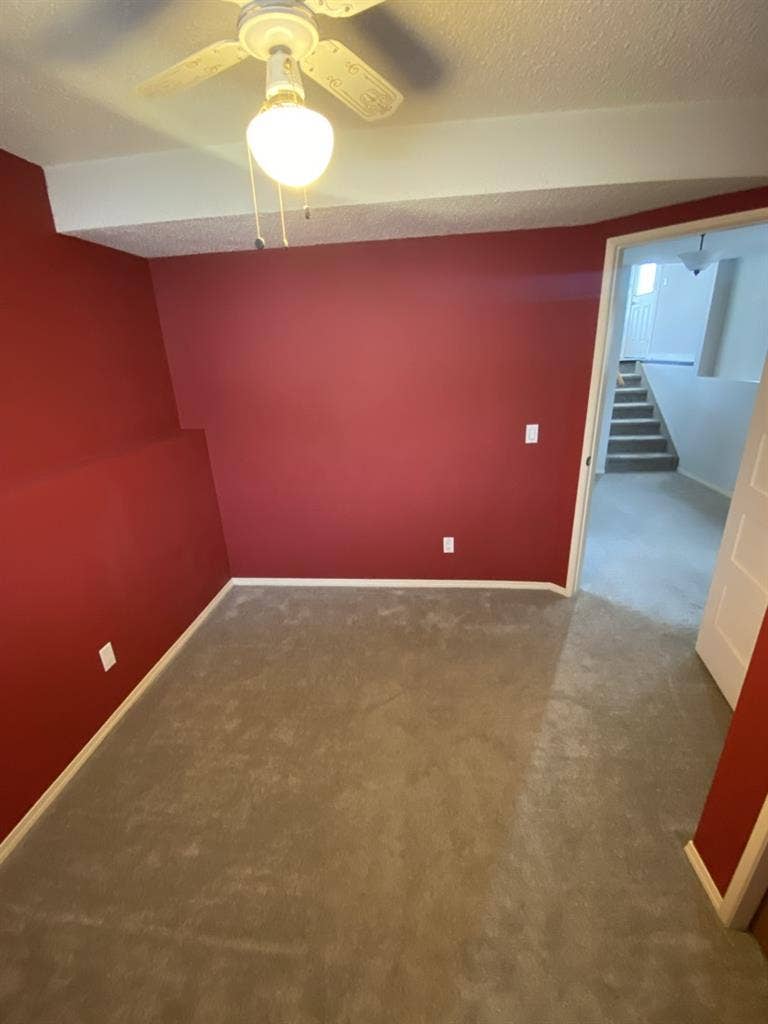 1bedroom, bath and cozy Area 4 Rent