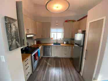 1bedroom, bath and cozy Area 4 Rent