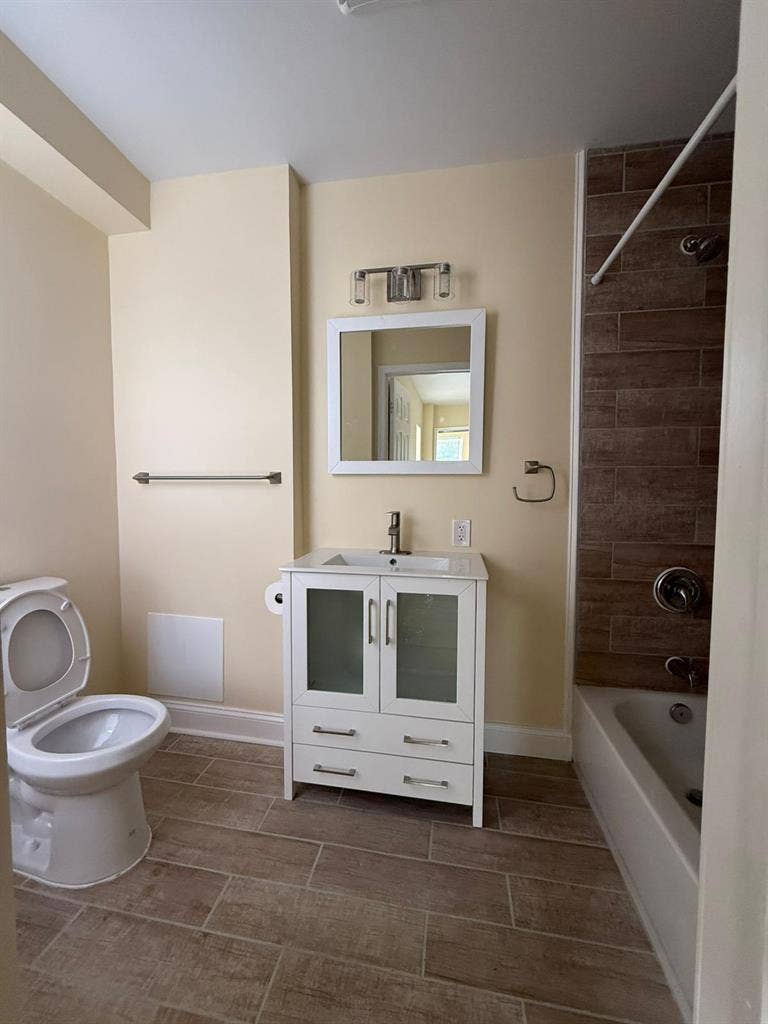 Basement Private Suite with Bath