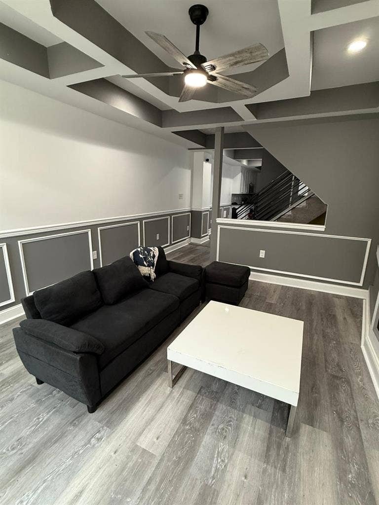 Large Top-Floor Room w/ Shared Bath