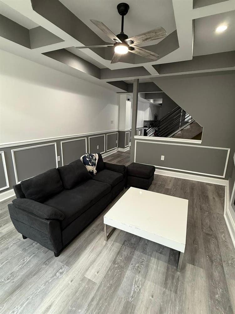 Large Top-Floor Room w/ Shared Bath