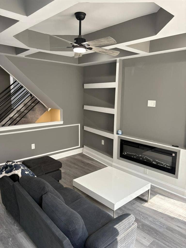 Large Top-Floor Room w/ Shared Bath