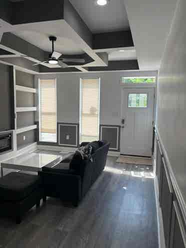 Large Top-Floor Room w/ Shared Bath