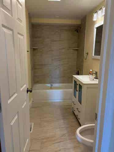 Cozy Top-Floor Room w/ Shared Bath
