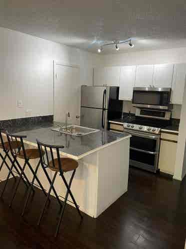 Bath 1 parking Apartment