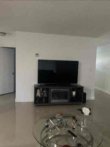 Room for rent in Boca Del Mar area