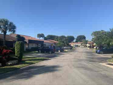 Room for rent in Boca Del Mar area