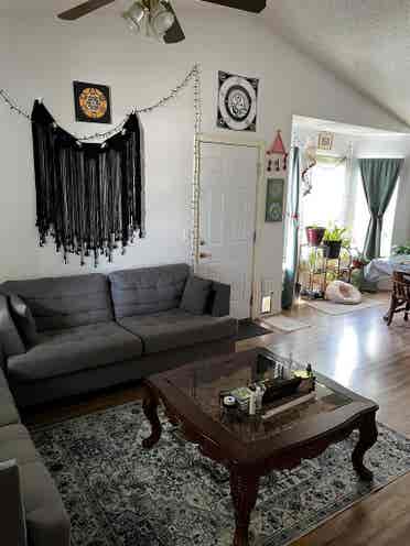 Boho Home - Female Roomie Needed