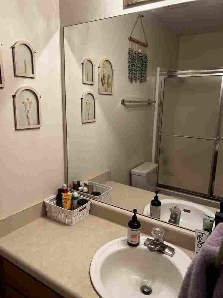 Boho Home - Female Roomie Needed
