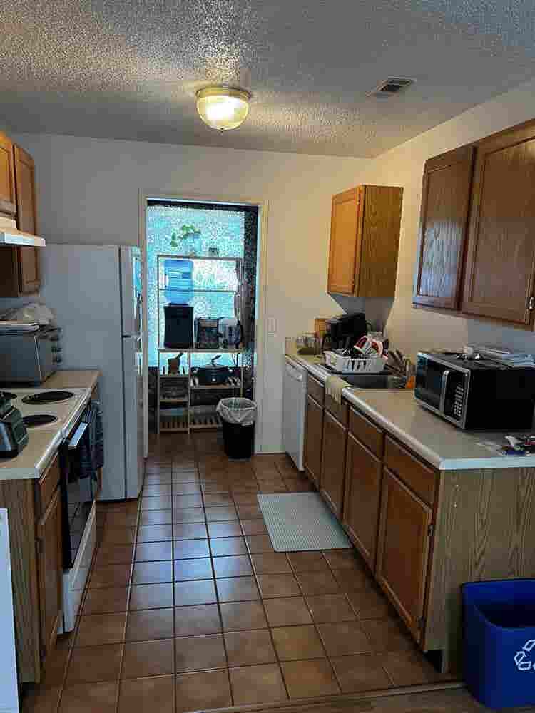 Boho Home - Female Roomie Needed