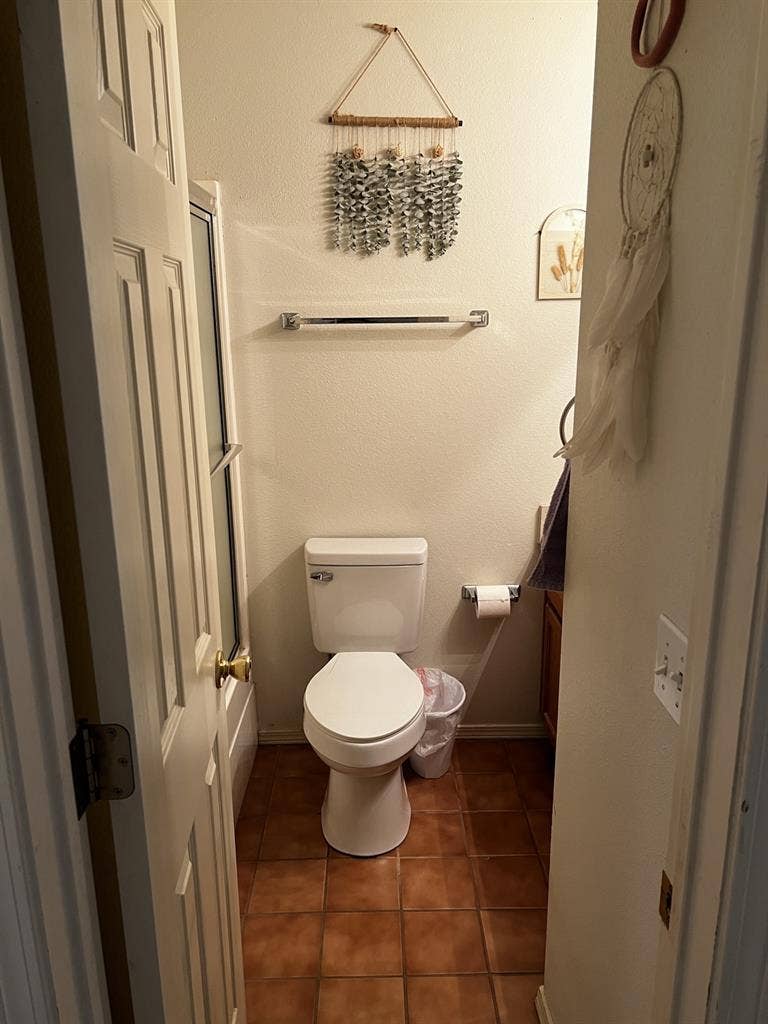 Boho Home - Female Roomie Needed