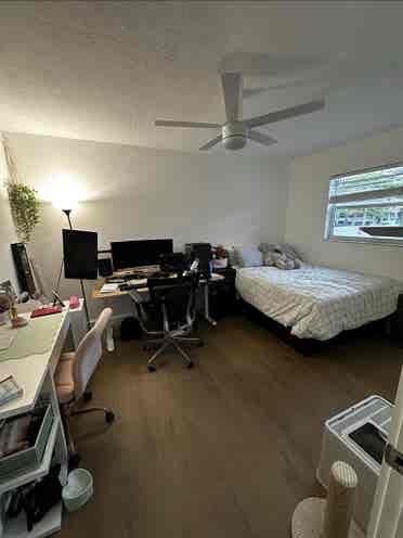Beautiful Las Olas Apartment