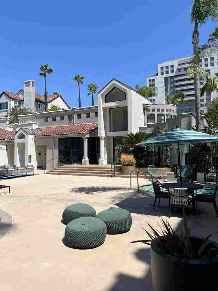 ROOM FOR RENT LA JOLLA (Veranda)