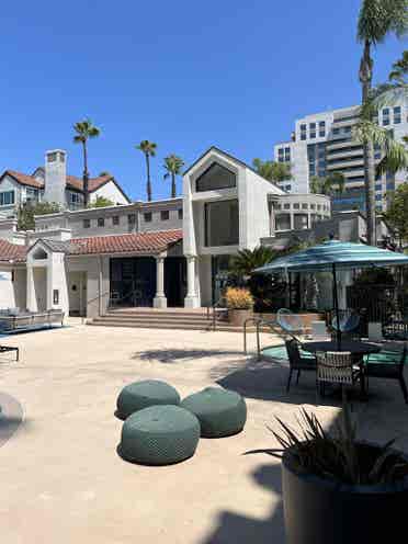 ROOM FOR RENT LA JOLLA (Veranda)