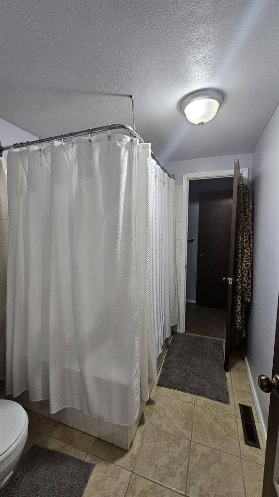 Private Room in townhome for rent