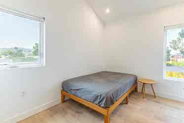 1 BR in Los Angeles