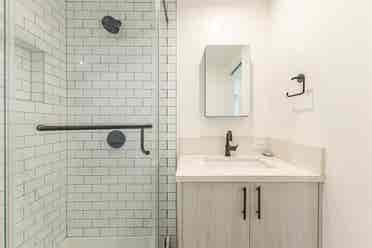 1 BR in Los Angeles