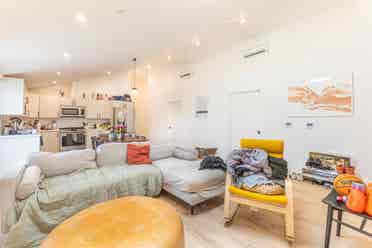 1 BR in Los Angeles