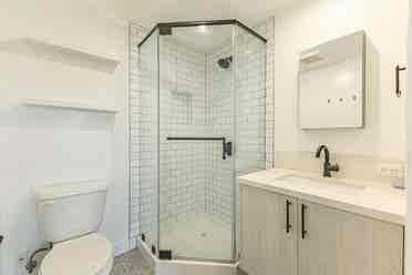 1 BR in Los Angeles