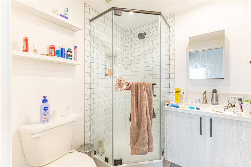1 BR in Los Angeles