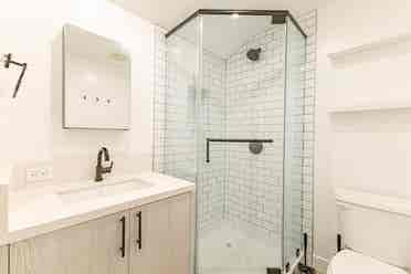 1 BR in Los Angeles