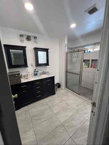 Room in Echo Park- Bills Included