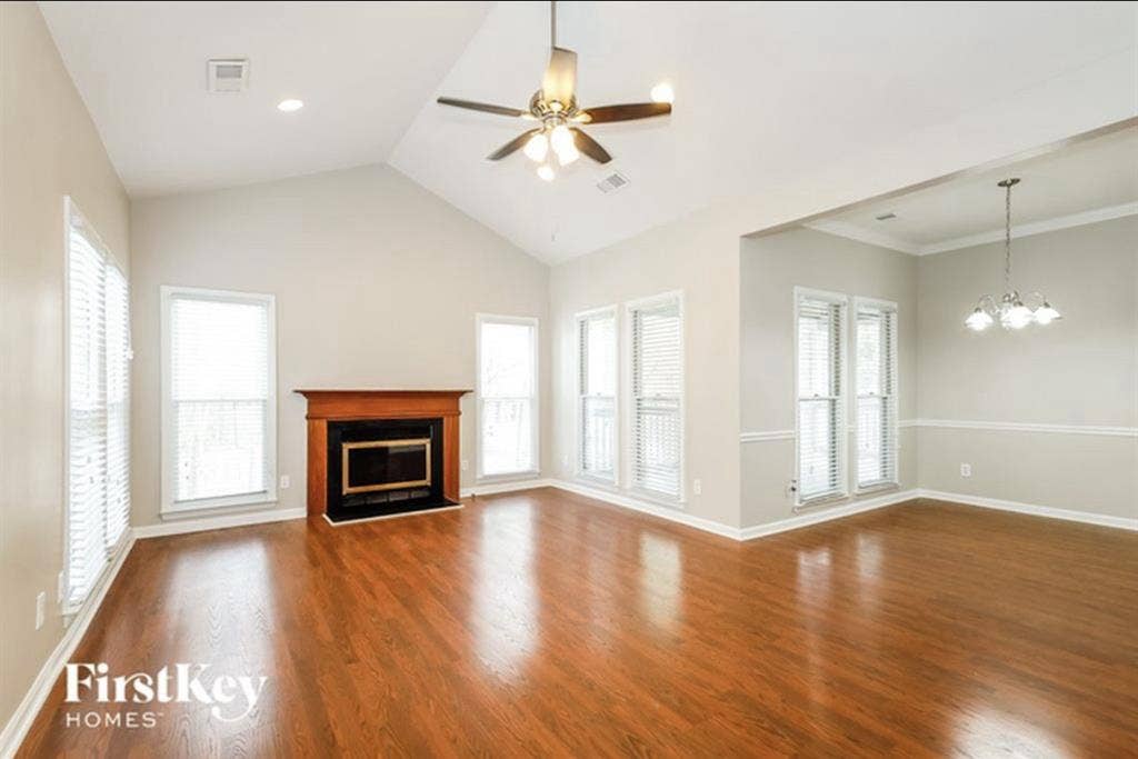 Roommate needed $/mo